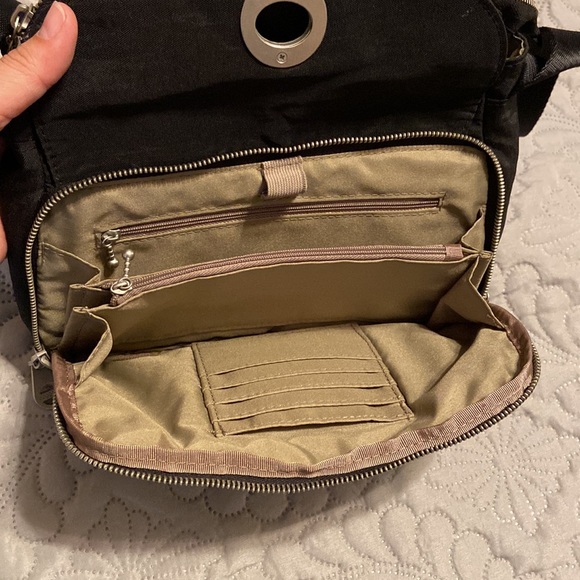 Baggallini cross body purse - Picture 4 of 7